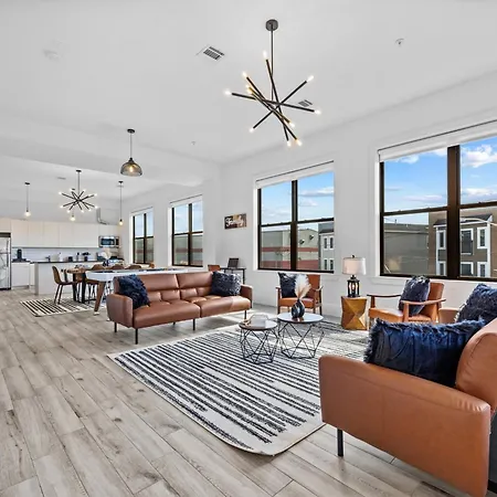 Expansive 3Br With Pool Table - Easy Access To Nyc Apartment